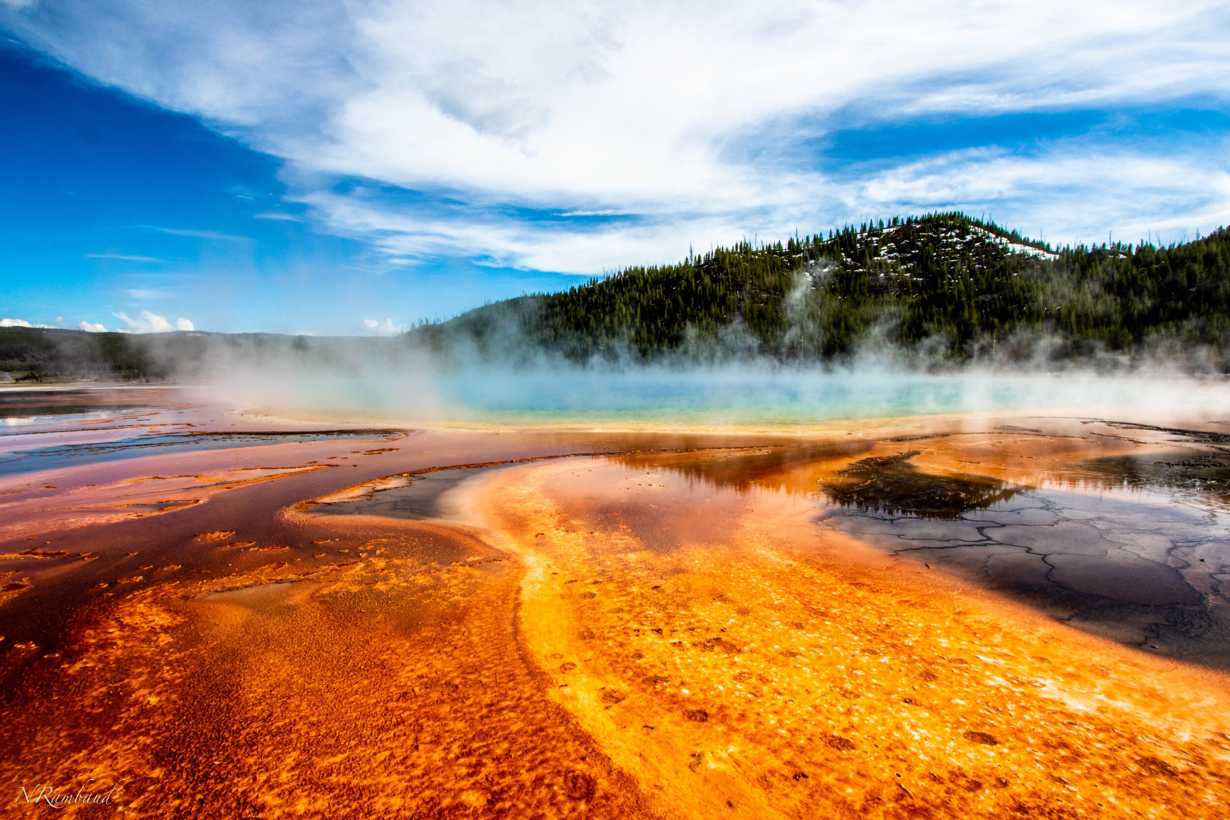Operating dates, seasons, and services. Top 10 Most Beautiful Attractions in Yellowstone National Park