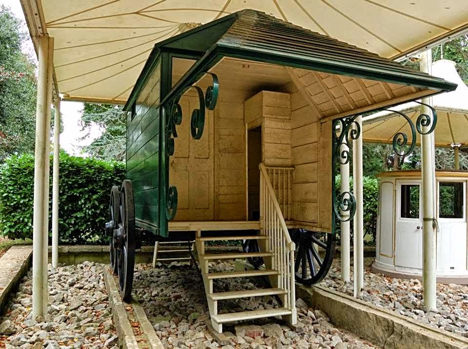 Web prince albert comes up with a royally creative solution to queen victoria's modesty concerns in this true story that reveals an overlooked splash of history. Queen Victoria's Bathing Machine by Gloria Whelan, illustrated by Nancy